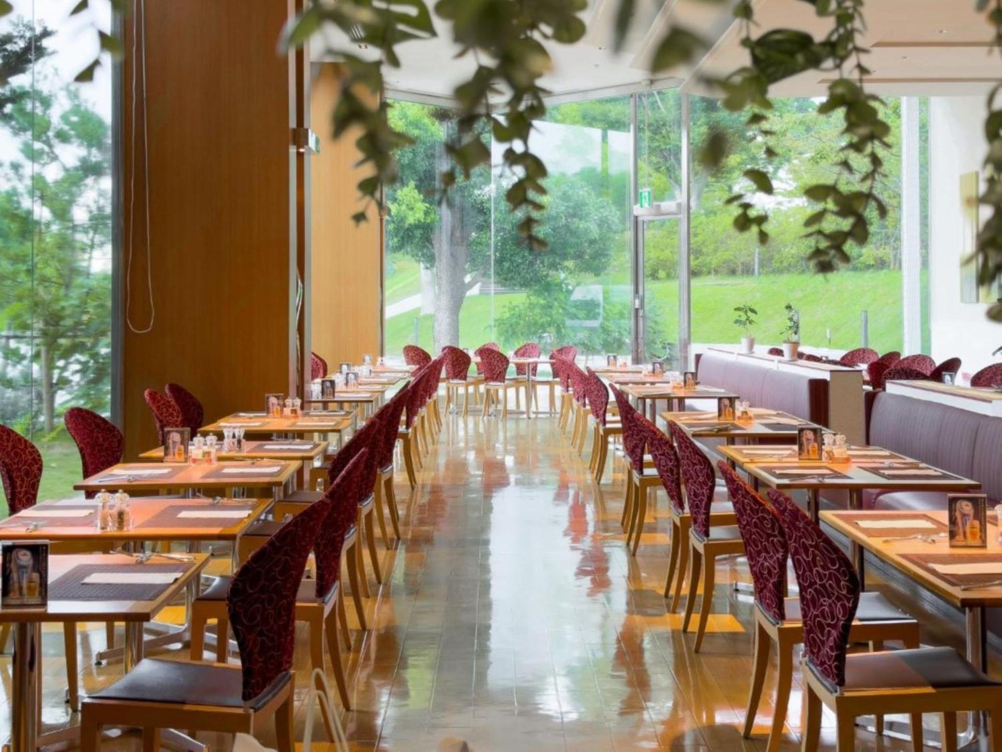 Hotel Ana Crowne Plaza By Ihg