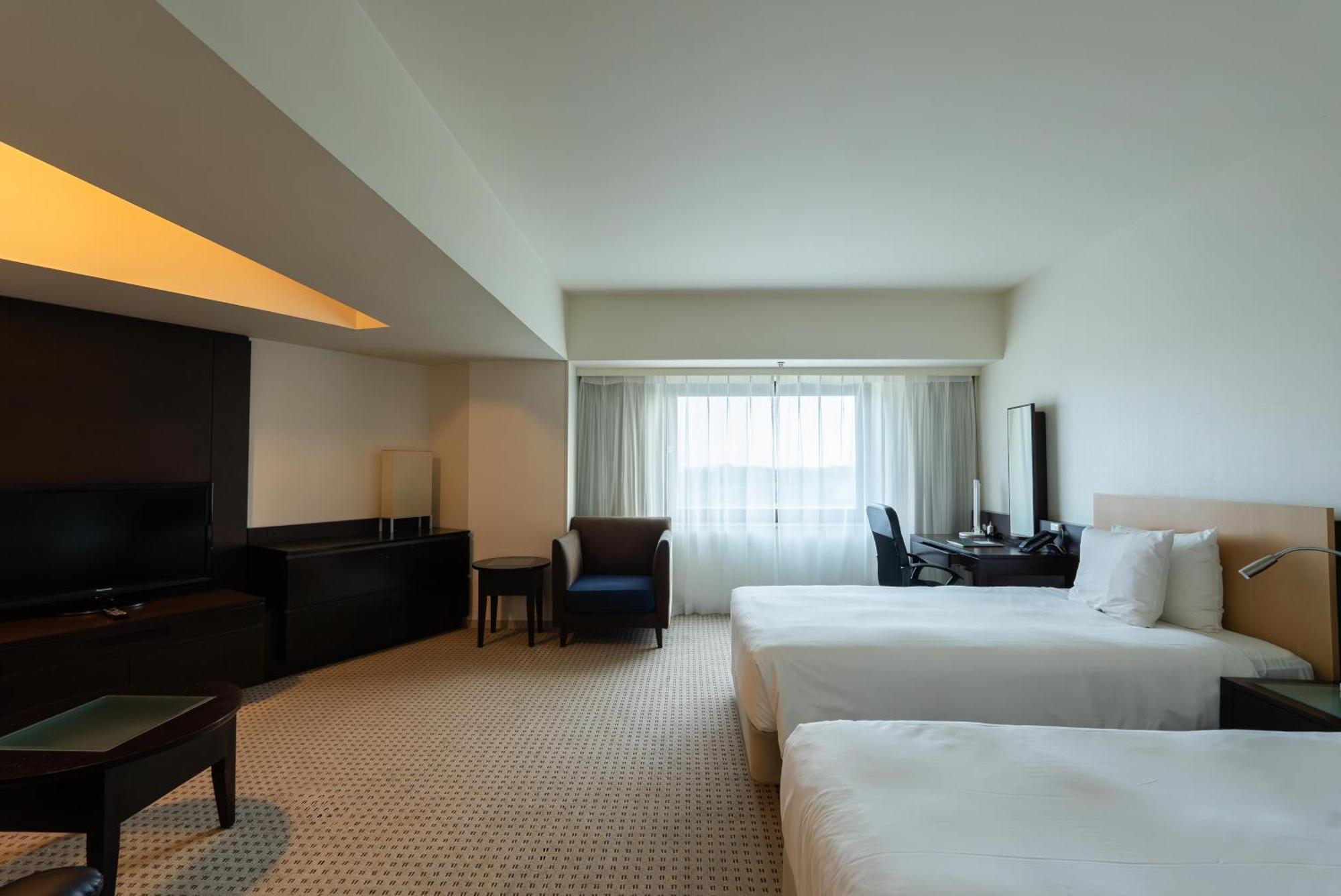 Ana Crowne Plaza By Ihg Hotel 4*